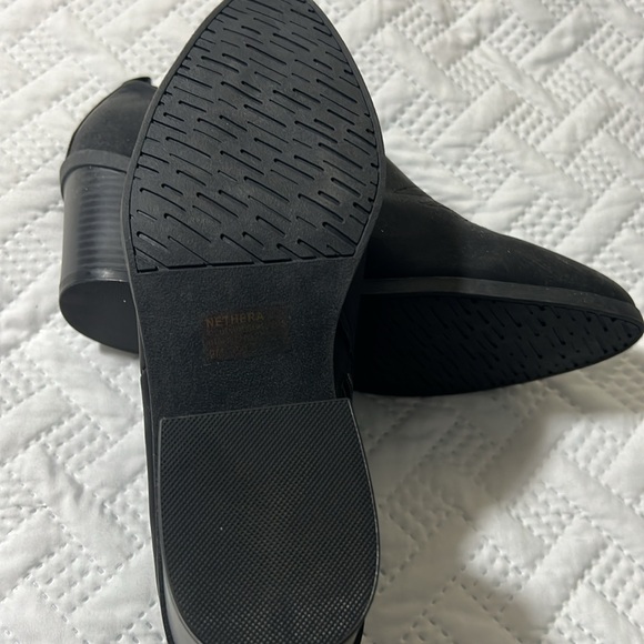 Size 9 ankle boots like new, never worn - Picture 3 of 4